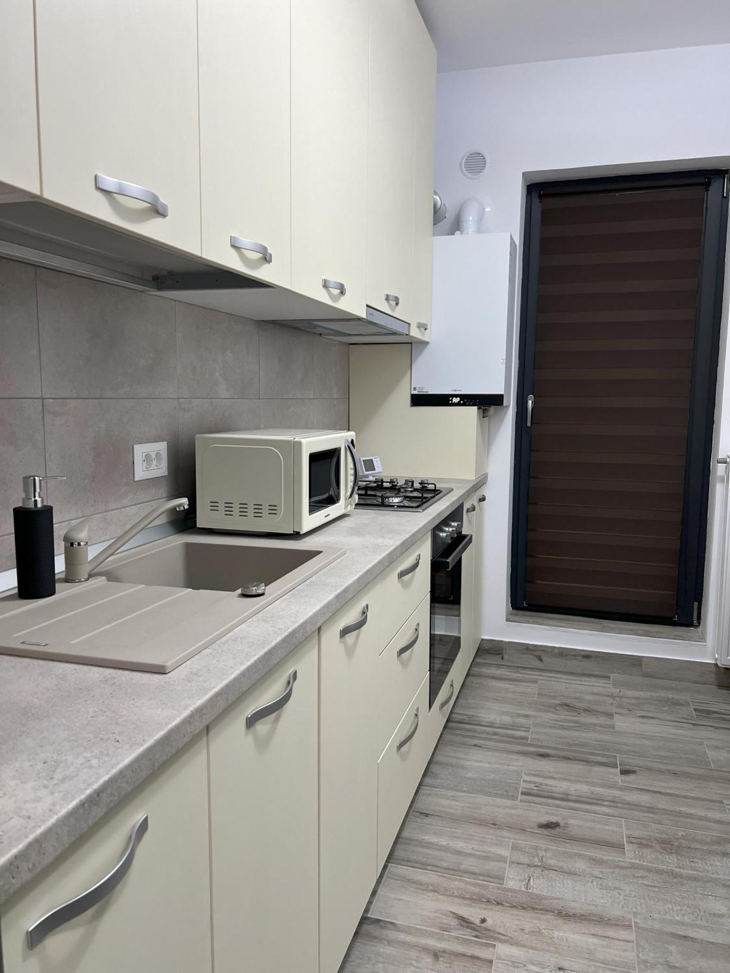 Refined Studio Haven At Exigent Plaza - 08 Bucharest Luaran gambar