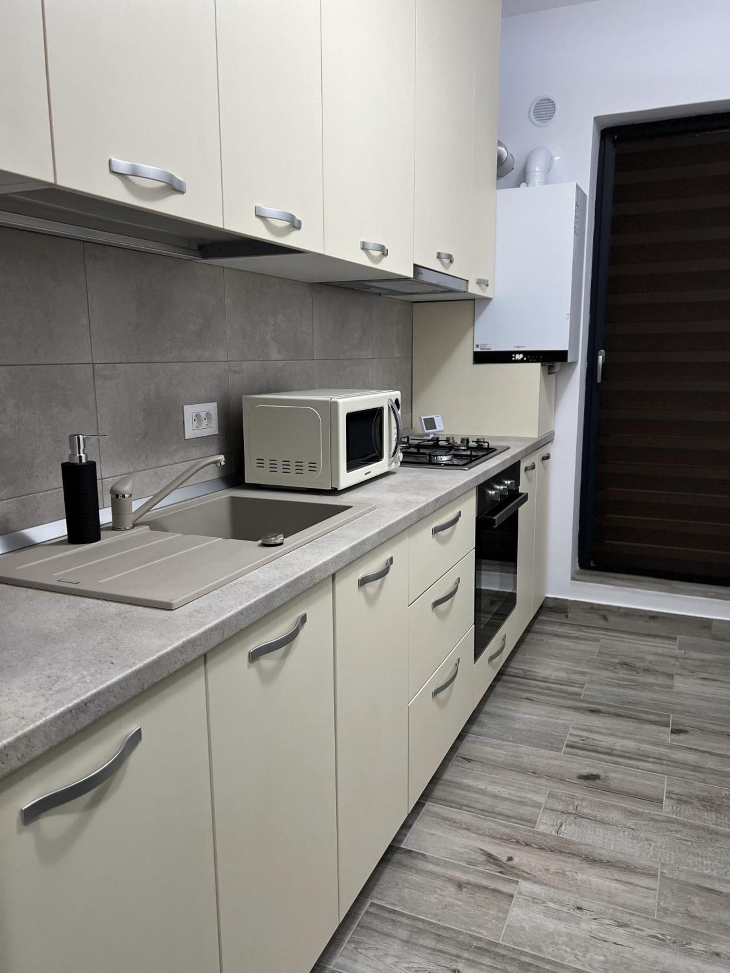 Refined Studio Haven At Exigent Plaza - 08 Bucharest Luaran gambar